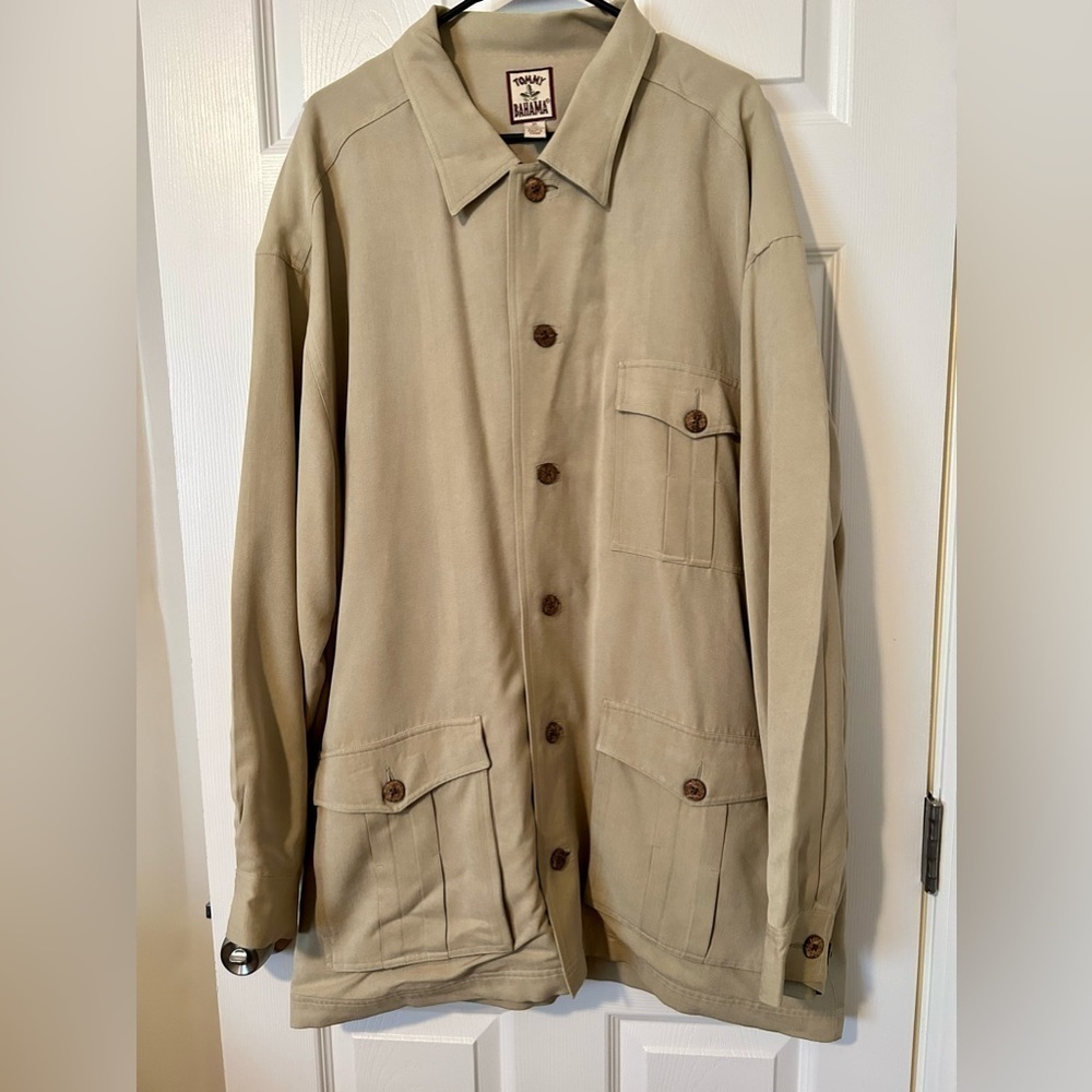 Tommy Bahama 100% Silk Men’s Button Jacket - size XL